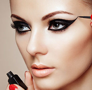 7 MAKEUP TIPS MODELS USE